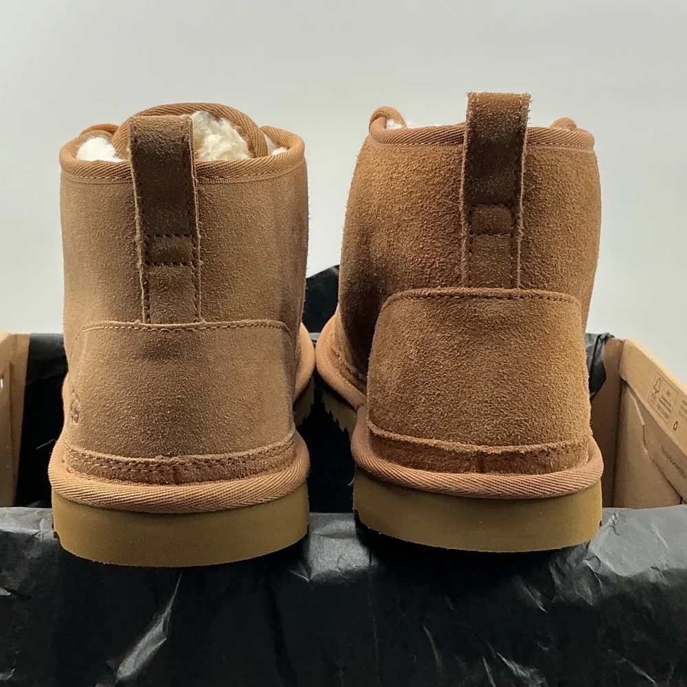 UGG Neumel Chestnut Suede Lace Up Chukka Boots Mens 3236